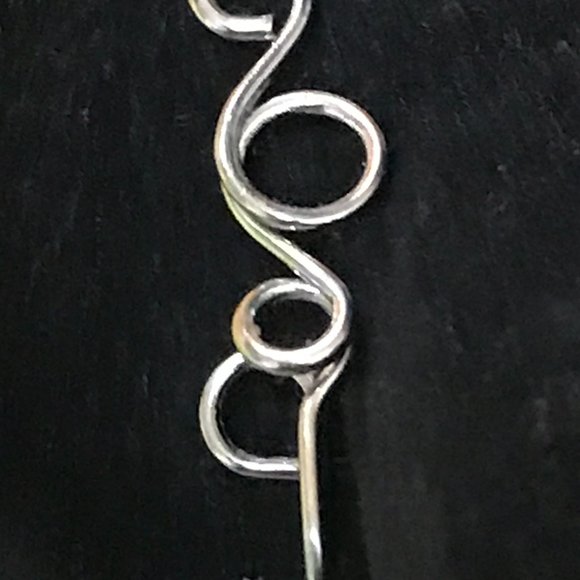 Two Clip On (No piercing needed) Earrings - Picture 8 of 16